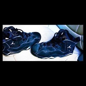 Jordan’s (7 retro/true flight)